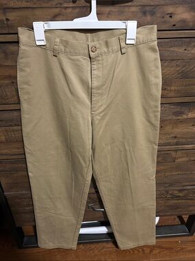 L.L. Bean Men’s Flannel Lined Tan Chino Pants. Classic Work pants. Natural Fit.